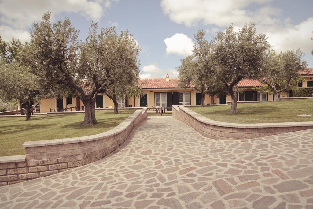 Вилла Agriturismo La Vite E Gli Ulivi Аричча Экстерьер фото